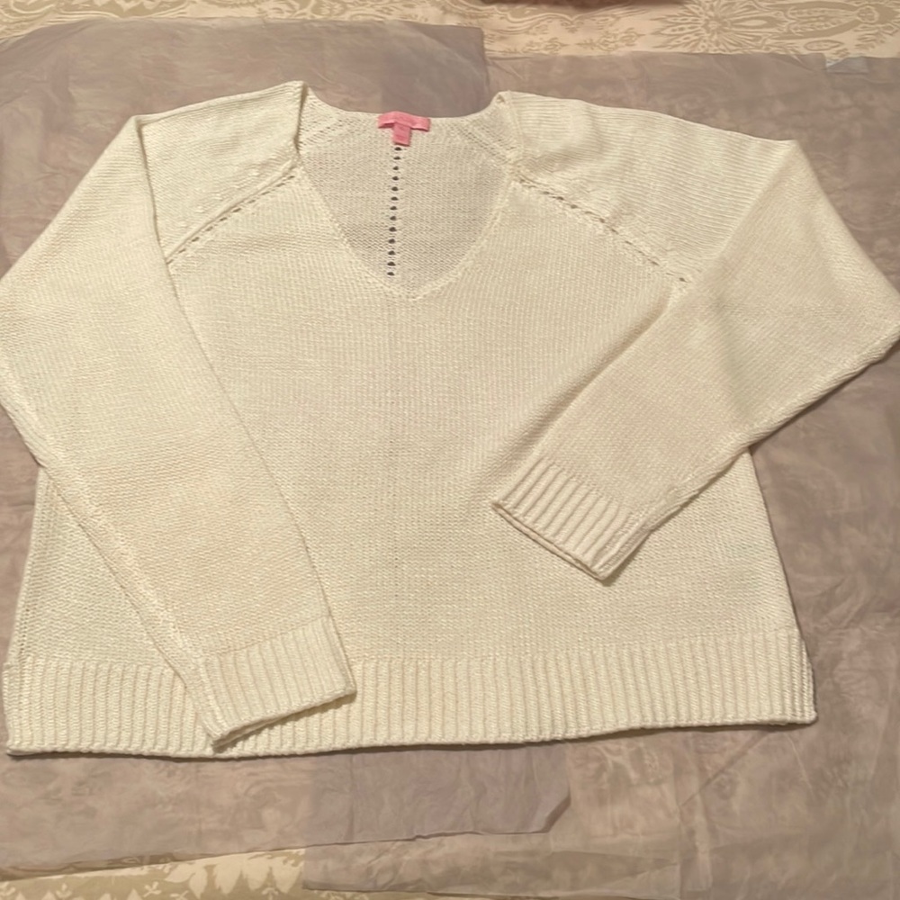 Lilly Pulitzer V-neck sweater size XL.